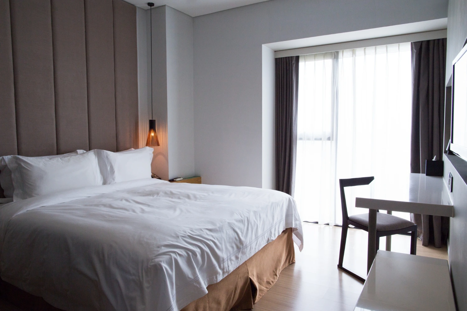 Budget Hotels Near CUSAT Kalamassery — Emza Suites Guide